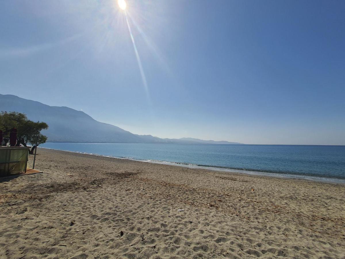 Seaside Beach Apartment Kalamáta Kültér fotó